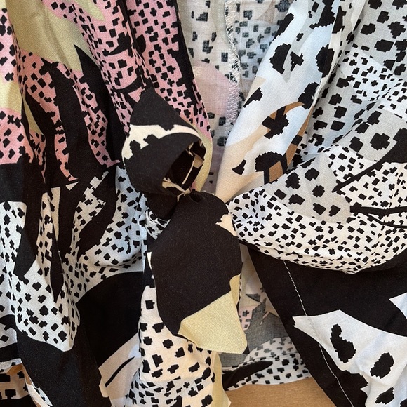 NINE WEST top - Picture 3 of 4